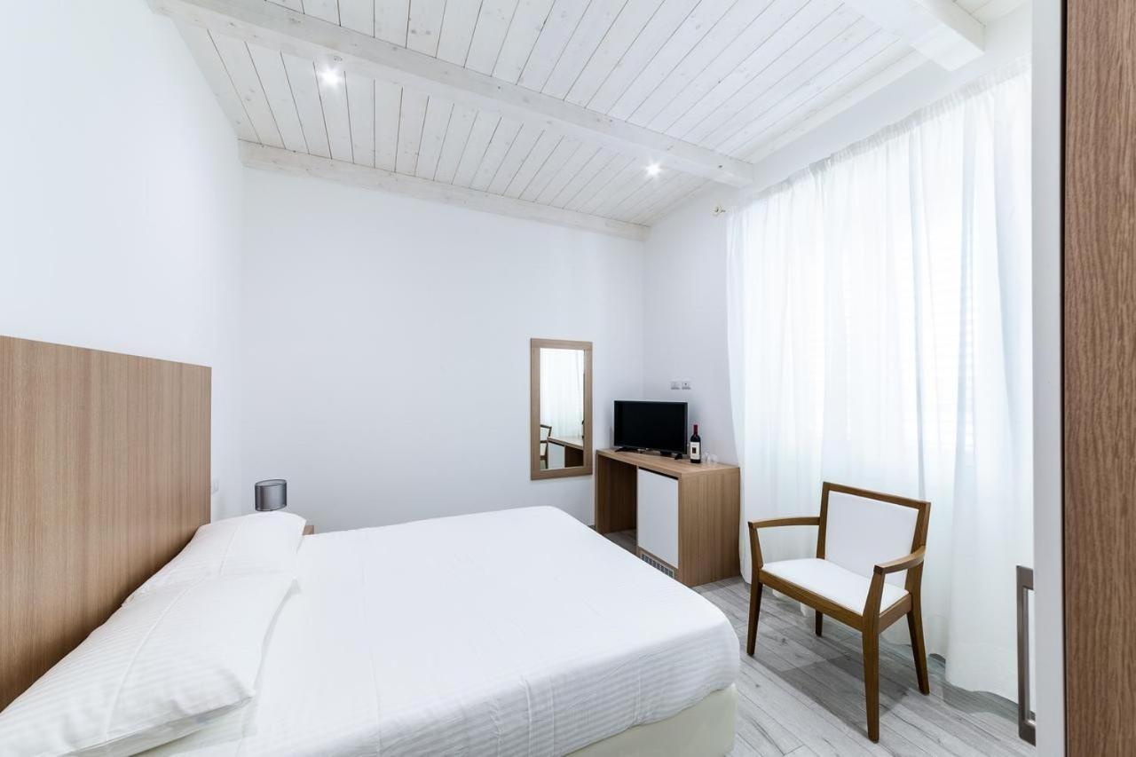 La Promenade Rooms & Suites Olbia Exterior foto