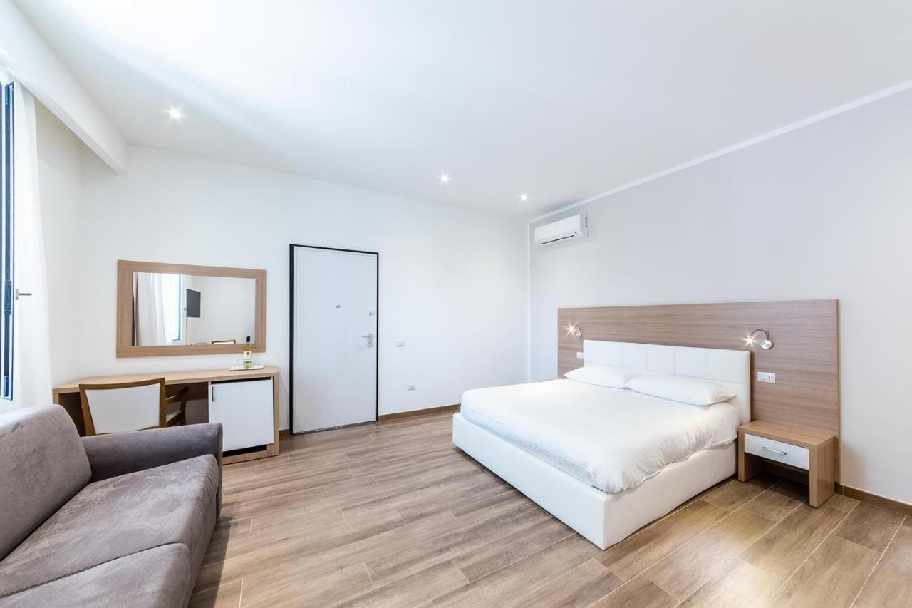 La Promenade Rooms & Suites Olbia Exterior foto