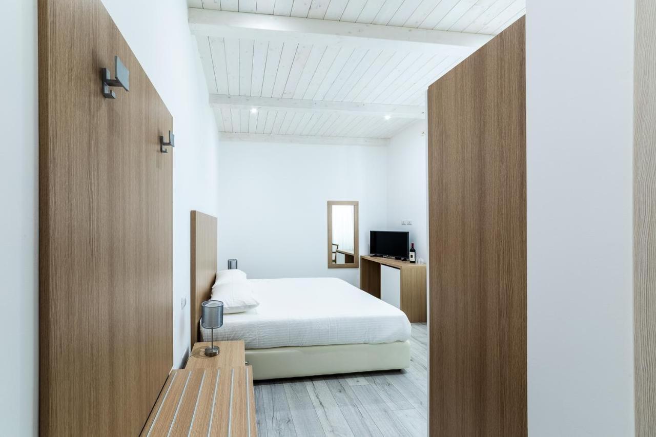 La Promenade Rooms & Suites Olbia Exterior foto